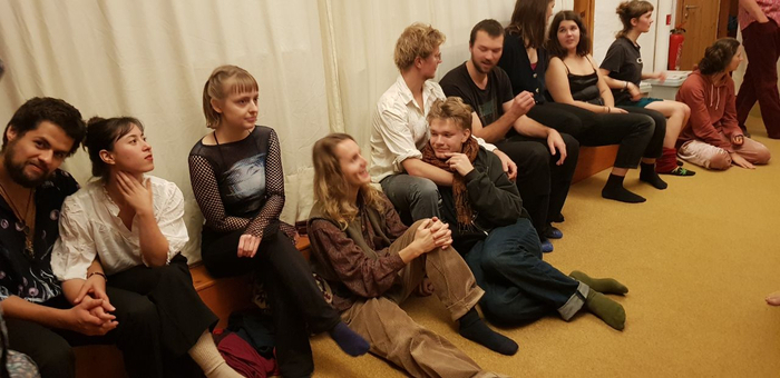 24 vor der Abschlussparty